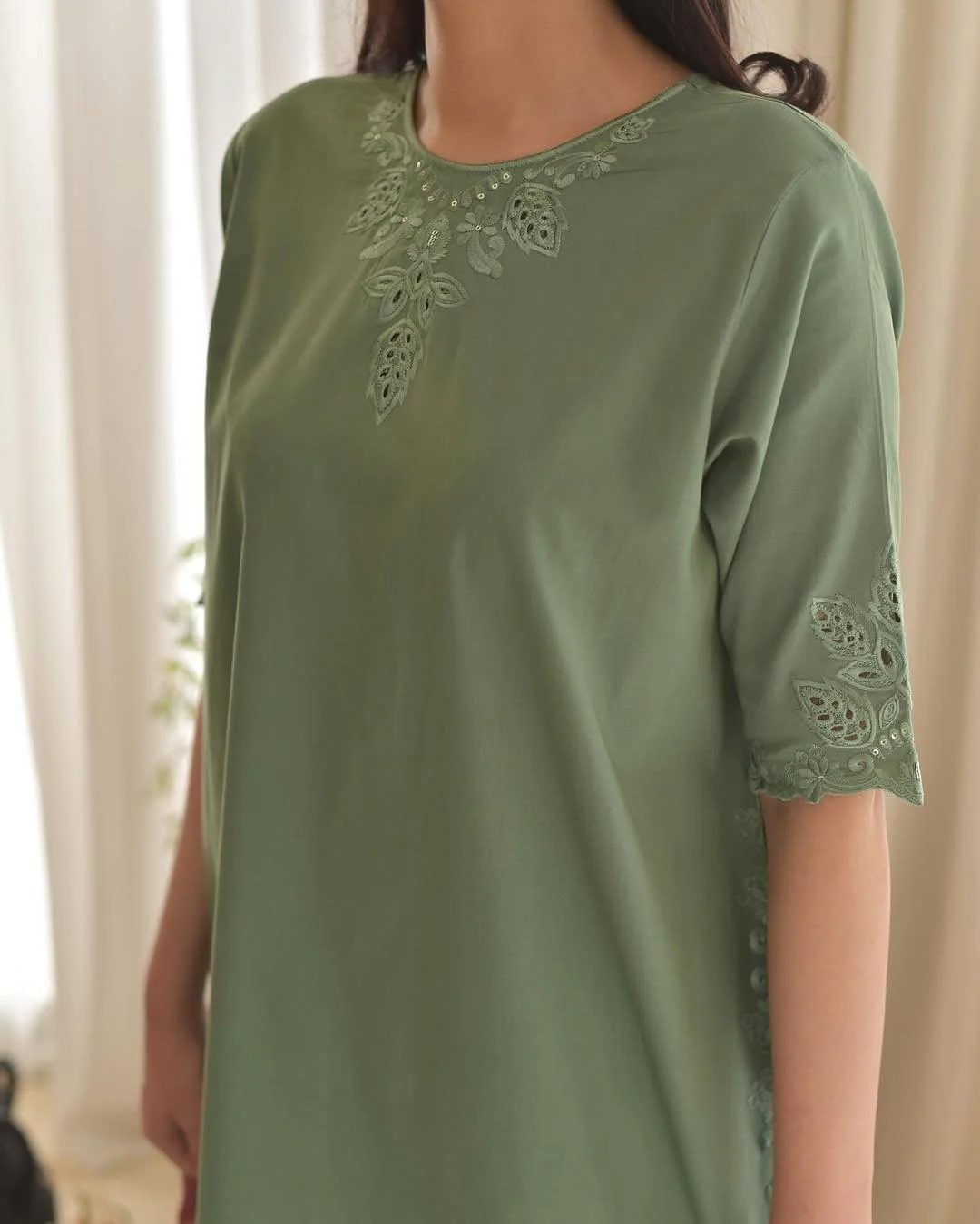 AIRA  3PC ( FARSHI SHALWAR ) - Image 3
