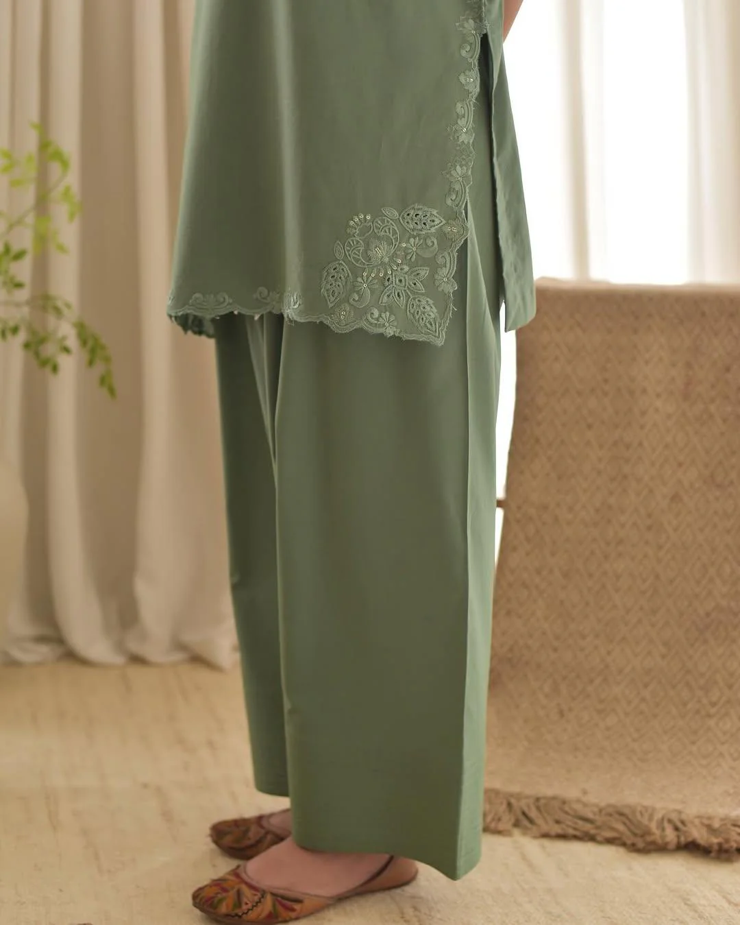 AIRA  3PC ( FARSHI SHALWAR ) - Image 4