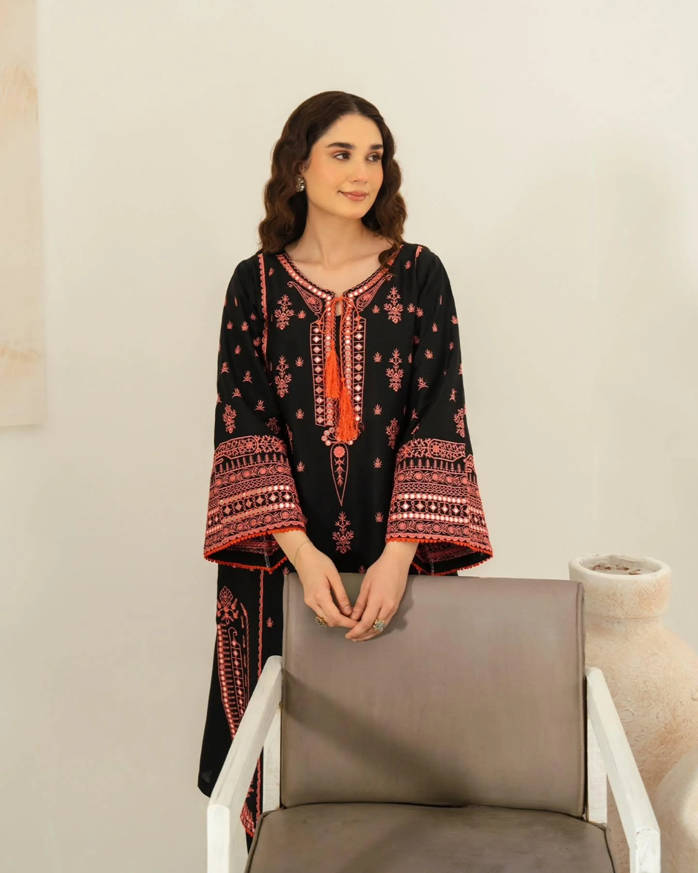 AJAL EMBROIDED 3PC - Image 5