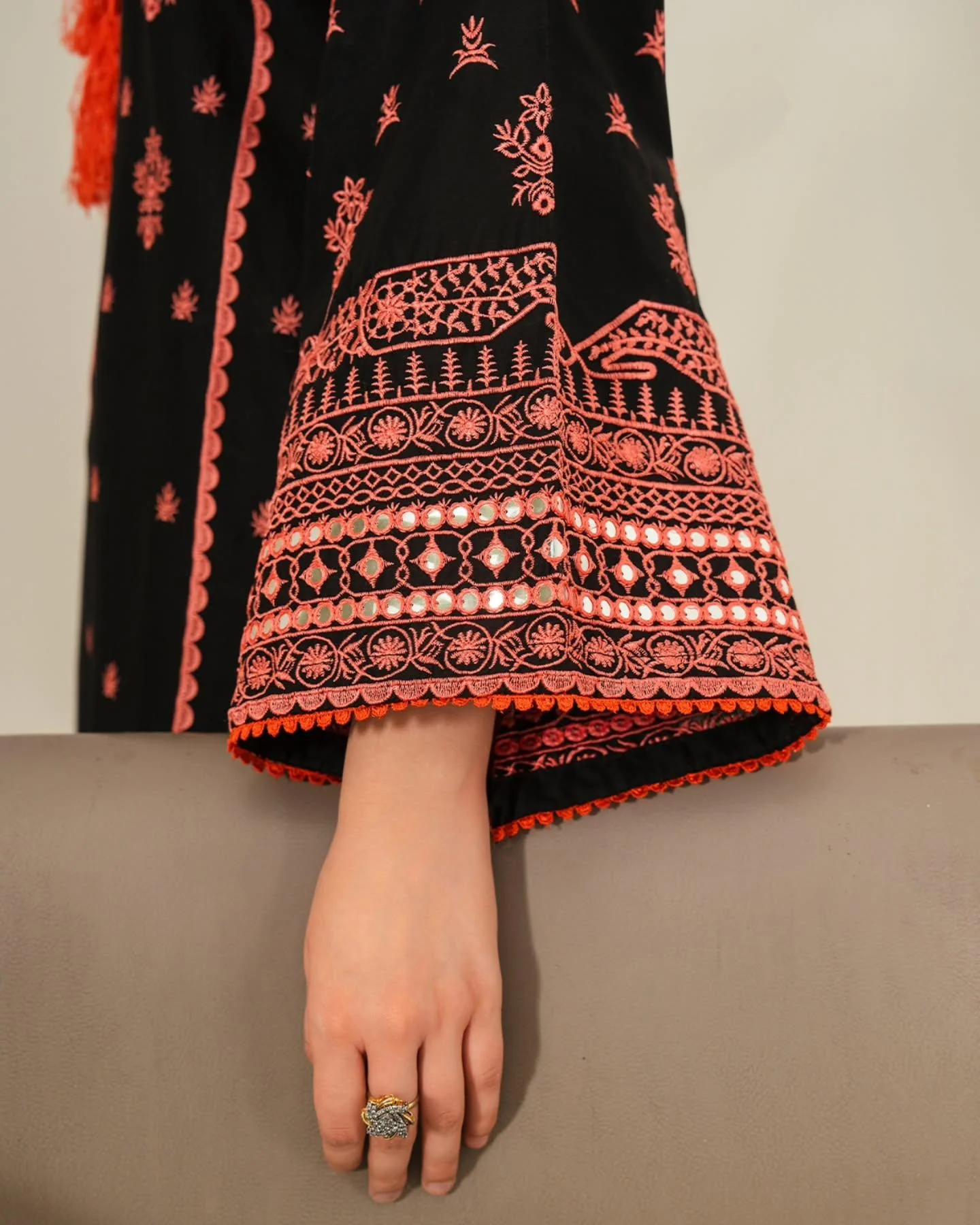 AJAL EMBROIDED 3PC - Image 9