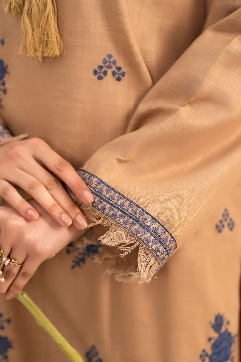 REEZA LAWN SET( FARSHI SHALWAR ) - Image 3