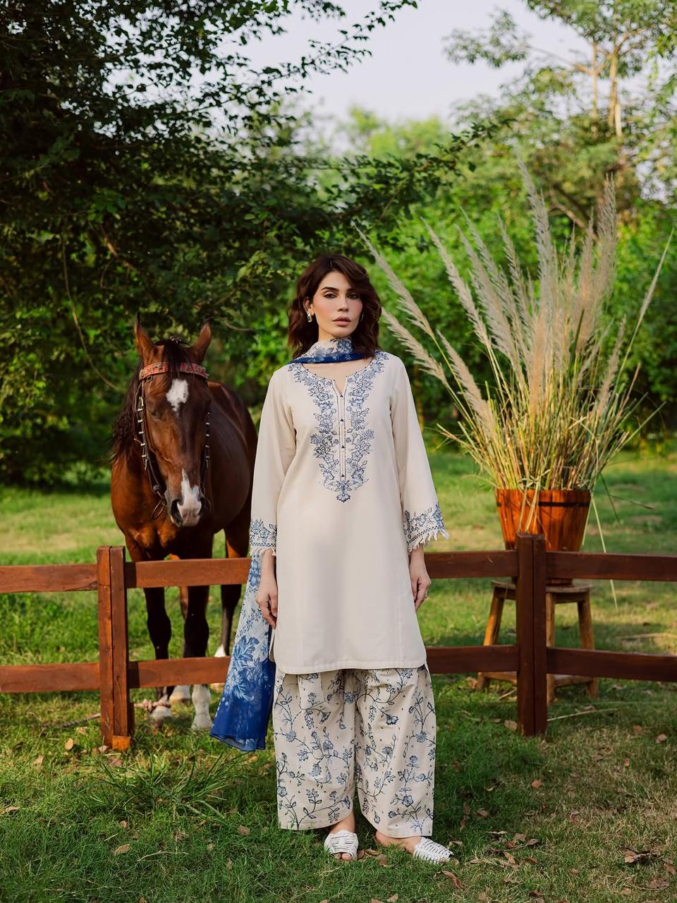 BATIK KHADAR 3PC ( FARSHI SHALWAR ) - Image 3