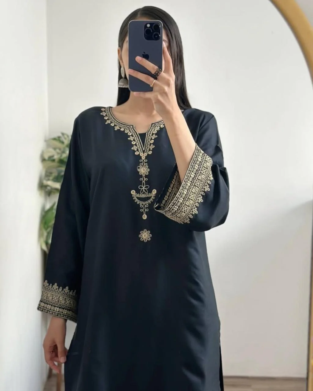 BLACK IRIS 2PC - Image 3