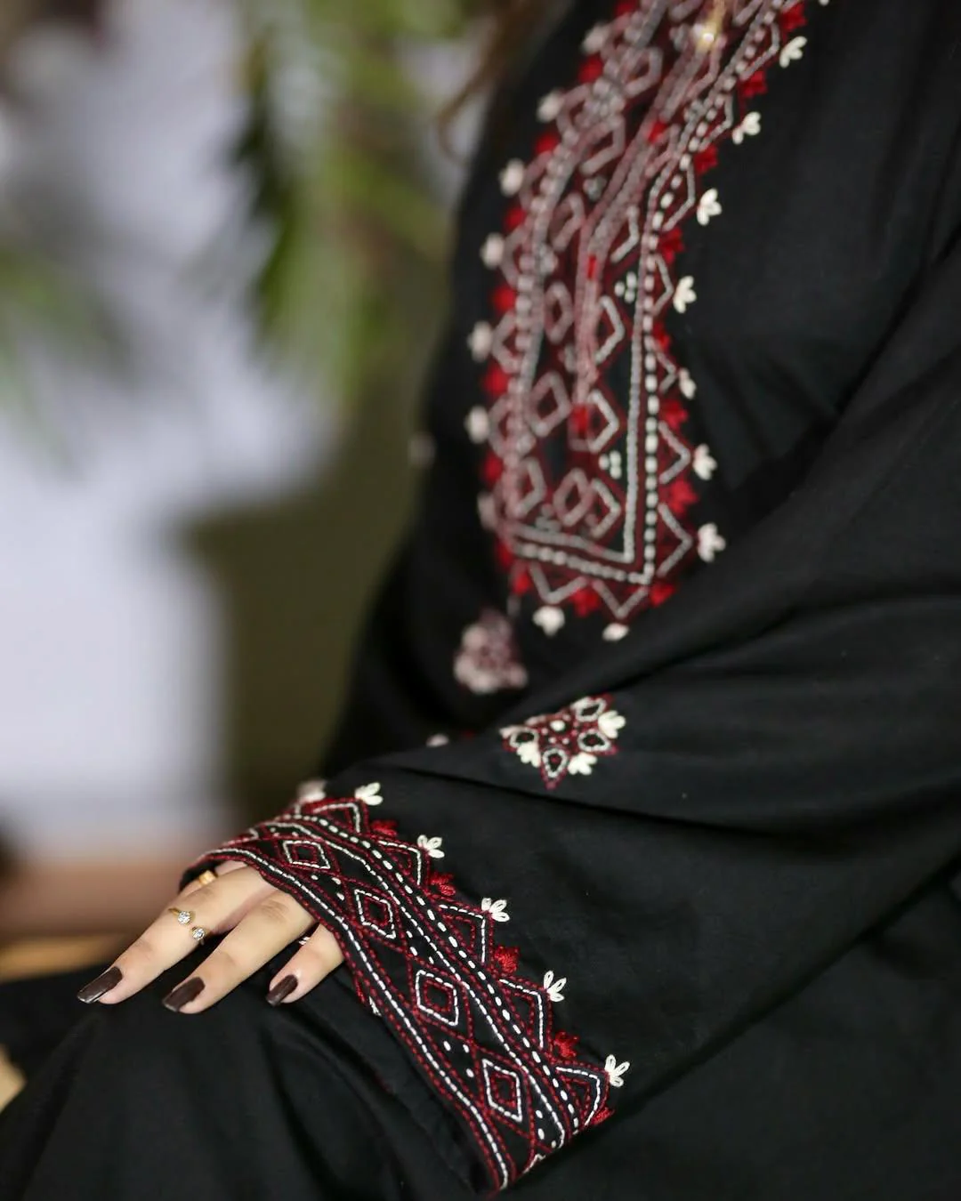 BLACK LUXE  EMB 2Pc - Image 6