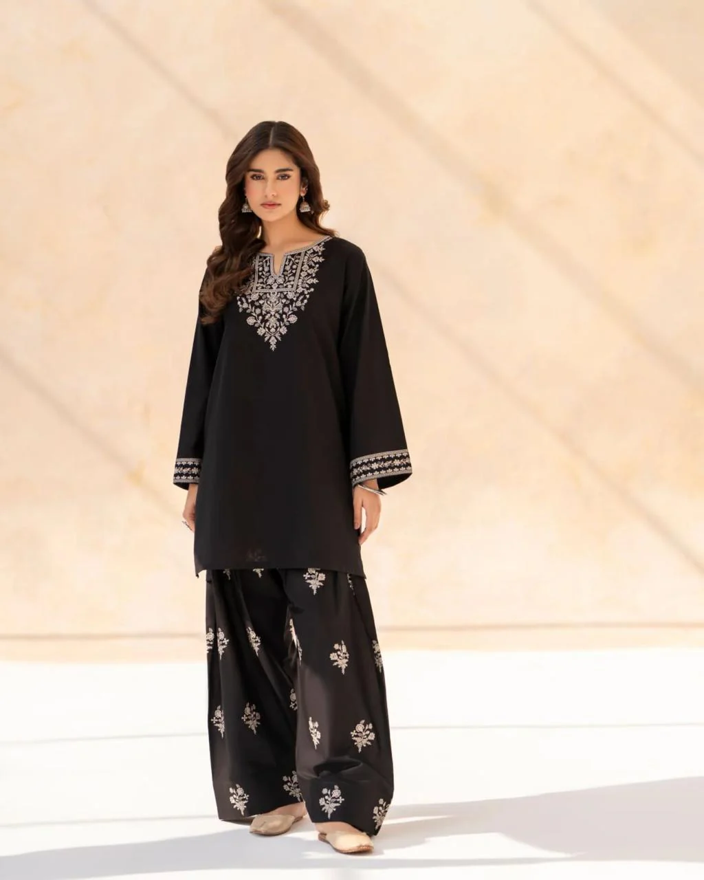 BLACK SAJAL SET ( FARSHI SHALWAR ) - Image 5
