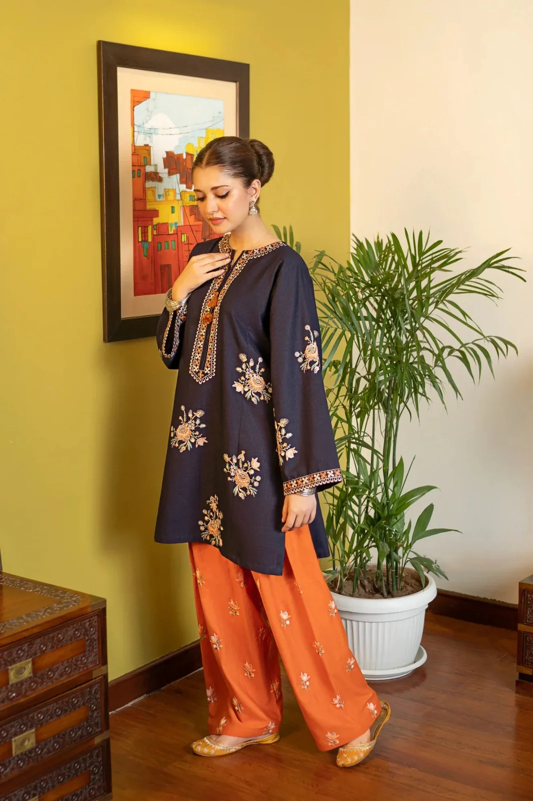 CHAND 2PC ( FARSHI SHALWAR ) - Image 3