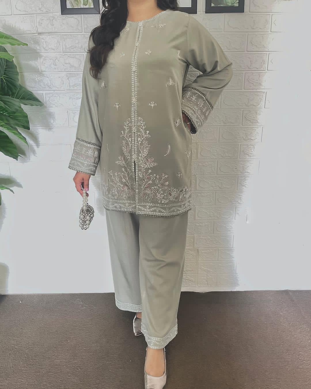 JENIFER EMB CO-ORD SET - Image 4