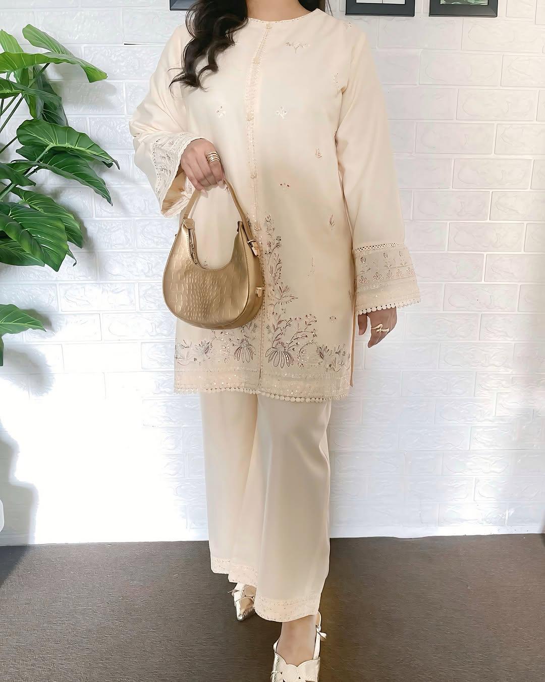 JENIFER EMB CO-ORD SET - Image 6