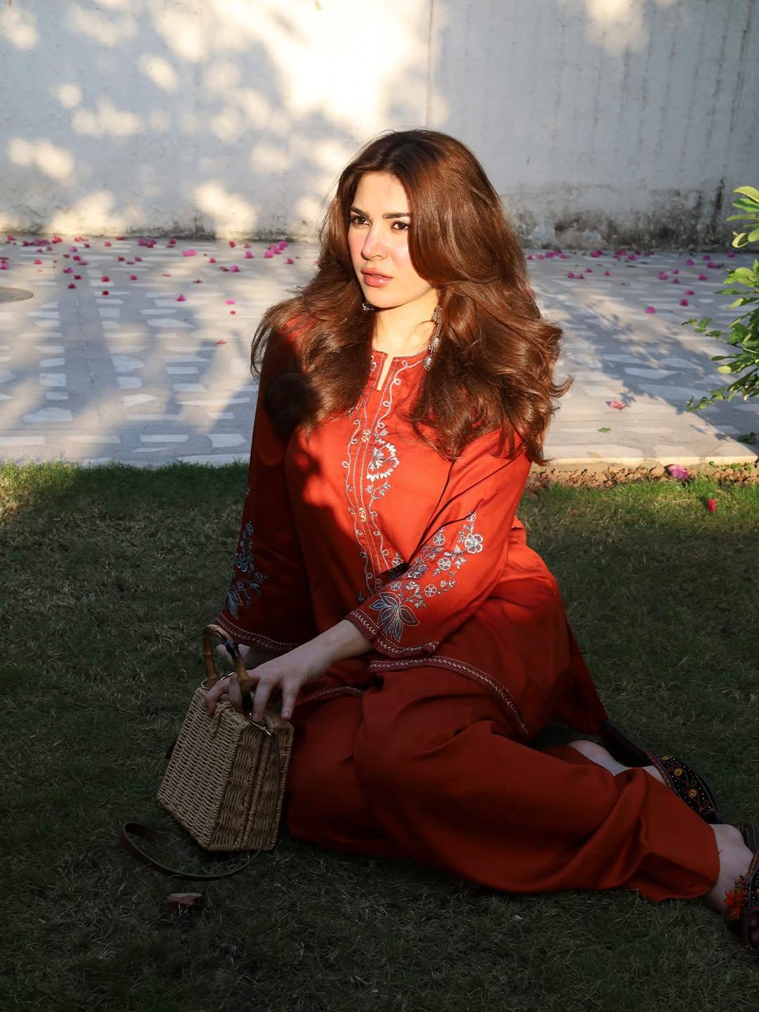 KHADDAR EMB SET - Image 4