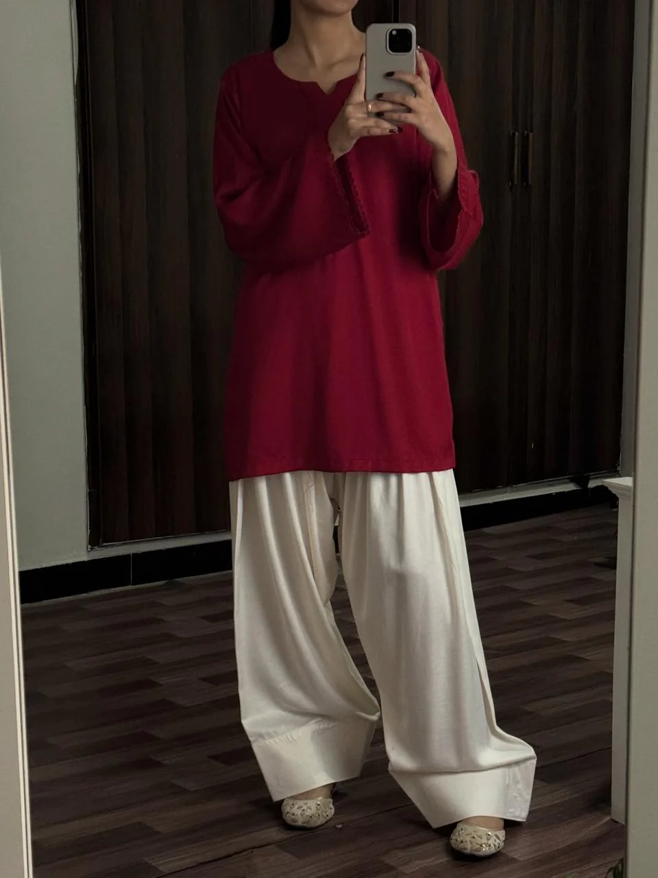 MEHROON / WHITE SET ( FARSHI SHALWAR ) - Image 5