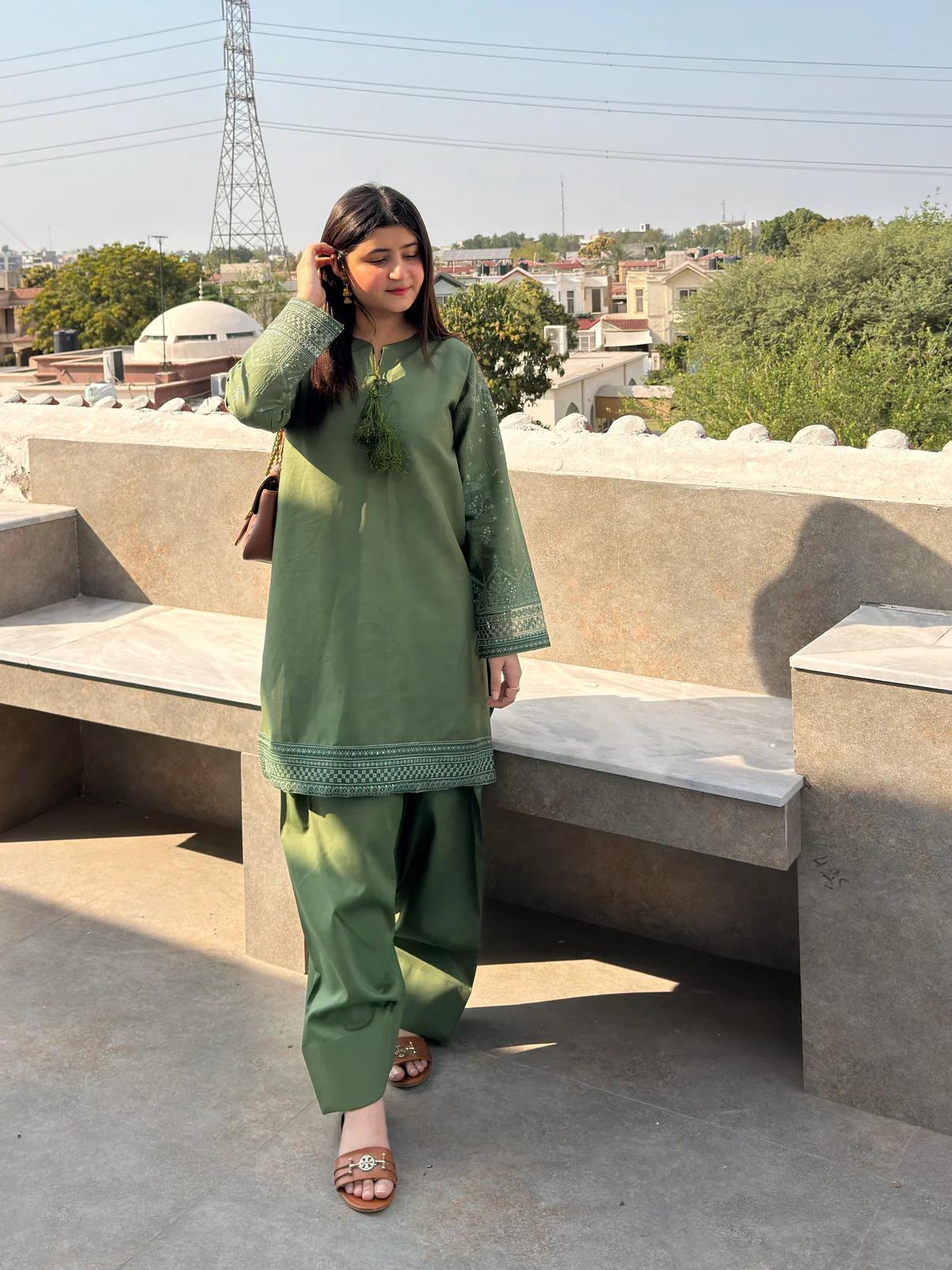 GREEN MINSHA 2PC ( FARSHI SHALWAR) - Image 2