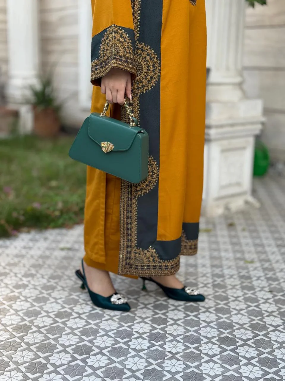 NAAZ EMB SET 2PC - Image 3