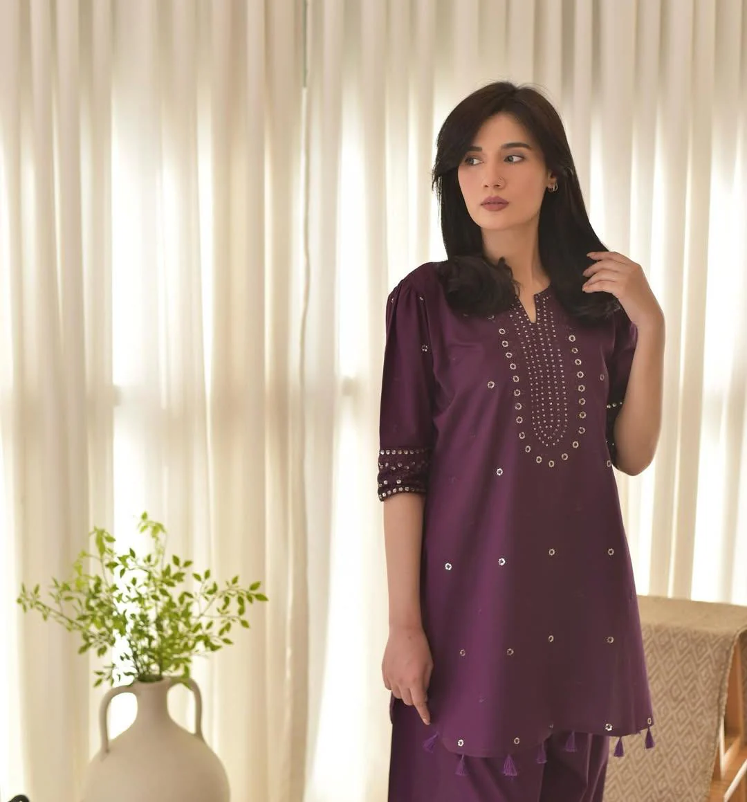 EID SPCIAL PURPLE AURA LAWN 3PC - Image 2