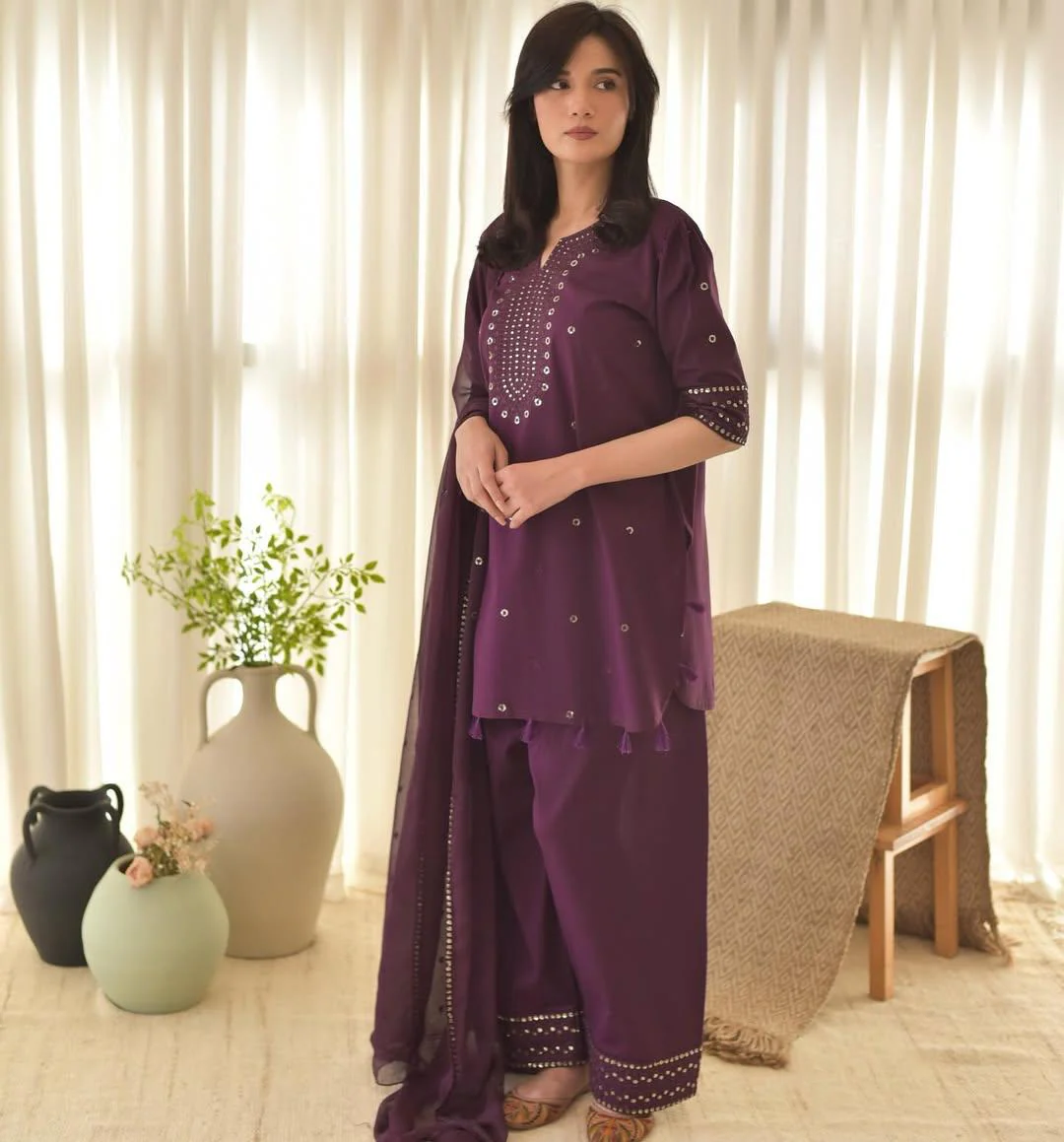 EID SPCIAL PURPLE AURA LAWN 3PC - Image 3
