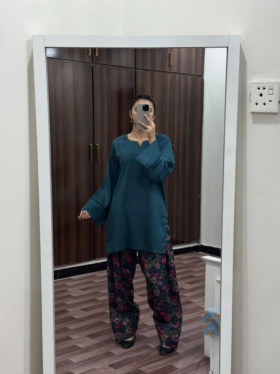 RANJA SET ( FARSHI SHALWAR ) - Image 3