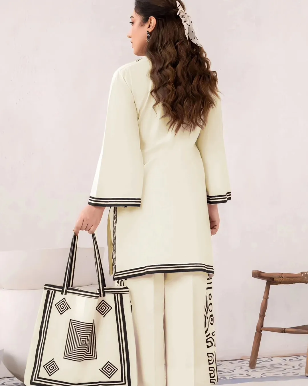 Retro 2 Pc Suit With Hand Bag (White) - Image 5