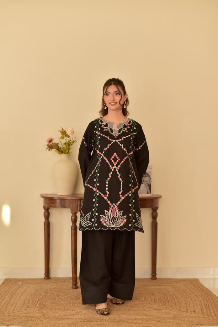 SIMRAN LAWN 3PC ( FARSHI SHALWAR ) - Image 2