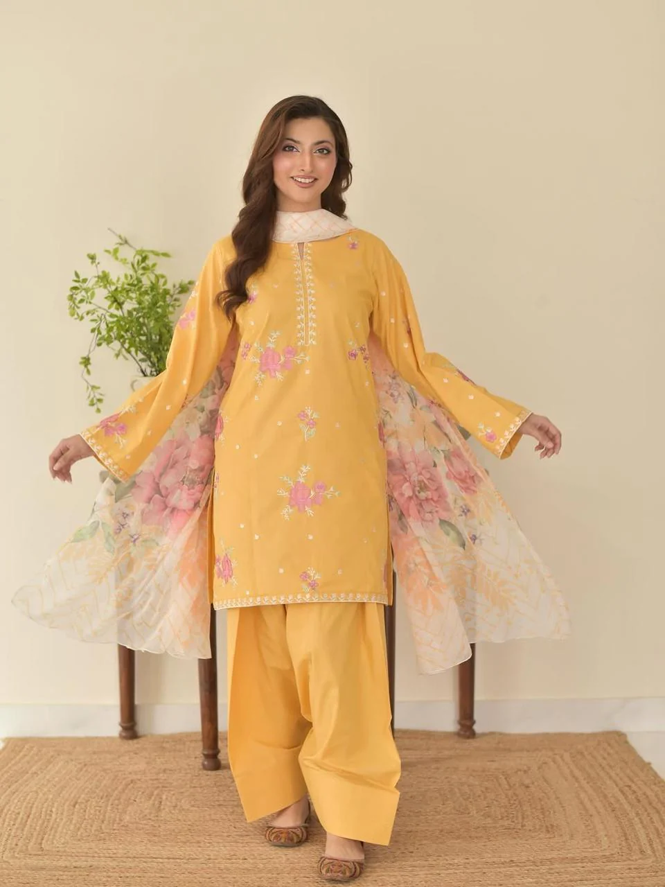 SUNAINA 3PC ( FARSHI SHALWAR ) - Image 3