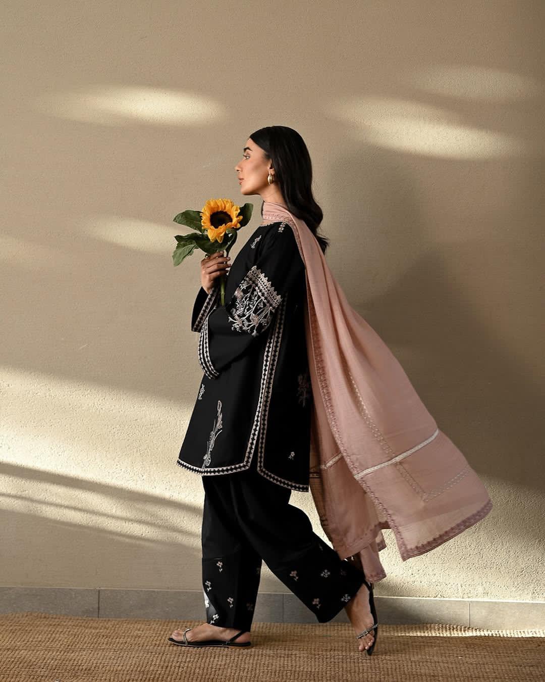 EID SPECIAL ZAIB LAWN LUXURY CO-ORD SET WITH FARSHI - Image 8