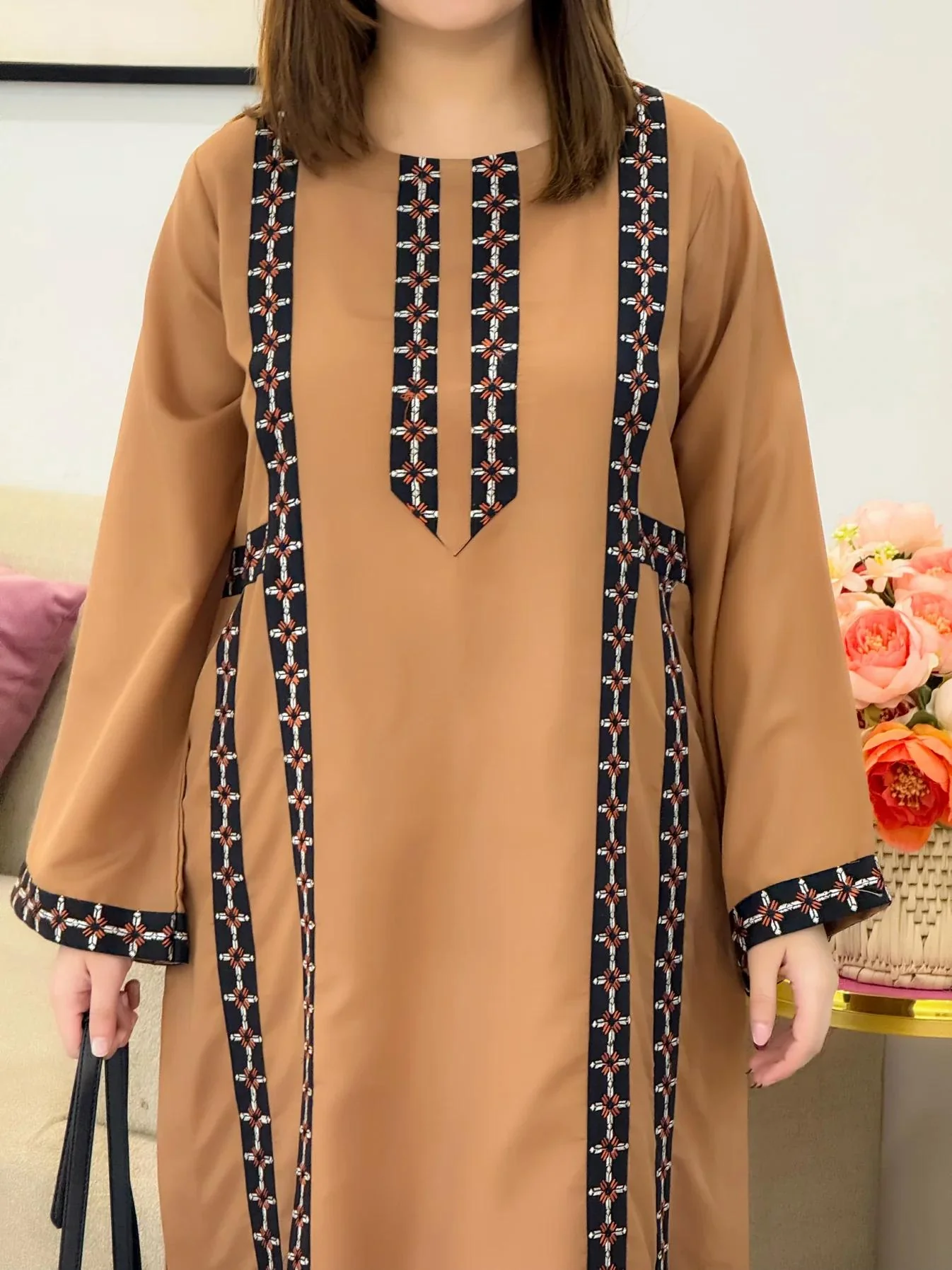 ZAINAB LAWN 2PC ( AIRLINE STYLE ) - Image 3