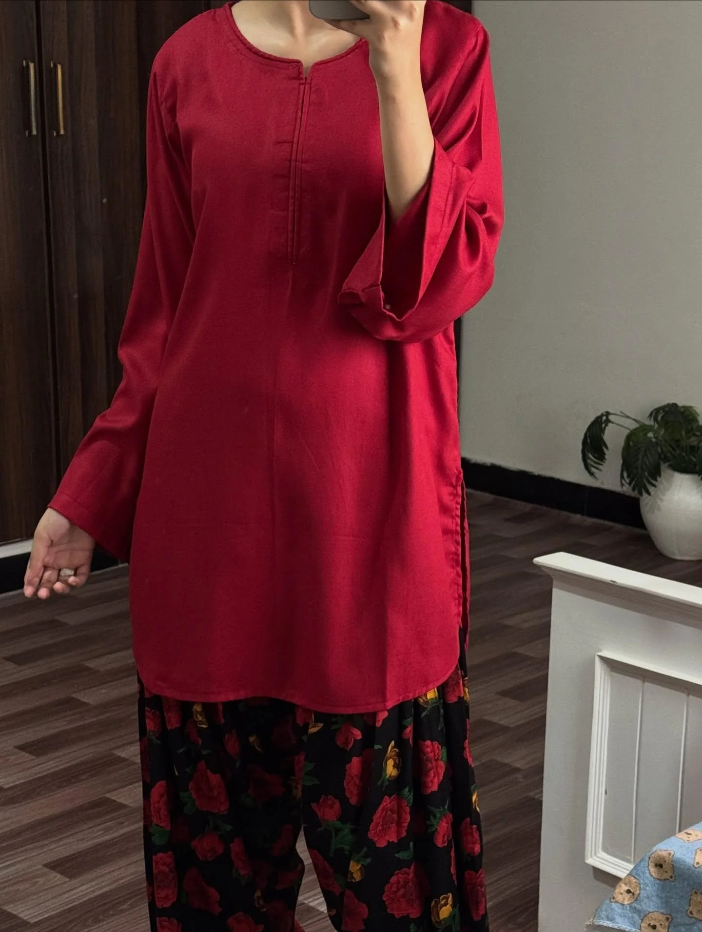 ZAREEN SET ( FARSHI SHALWAR ) - Image 4